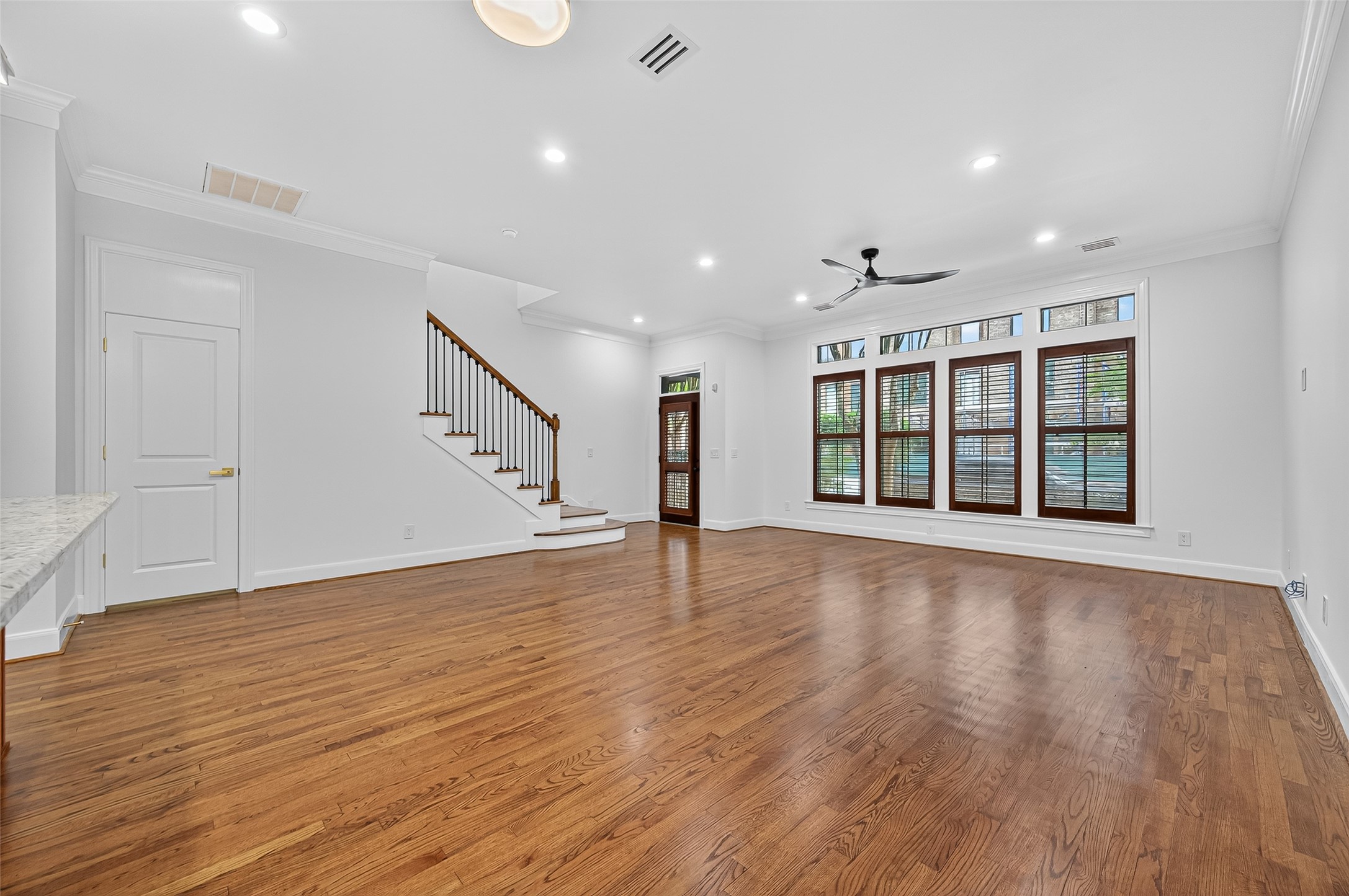 28 Riva Row Spring, TX 77380 - Photo 9 of 48