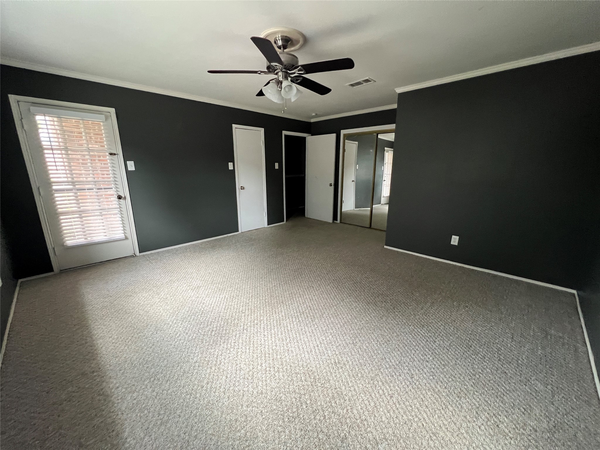5801 Lumberdale Road, Unit 165 Houston, TX 77092 - Photo 25 of 32 a view of an empty room with a window