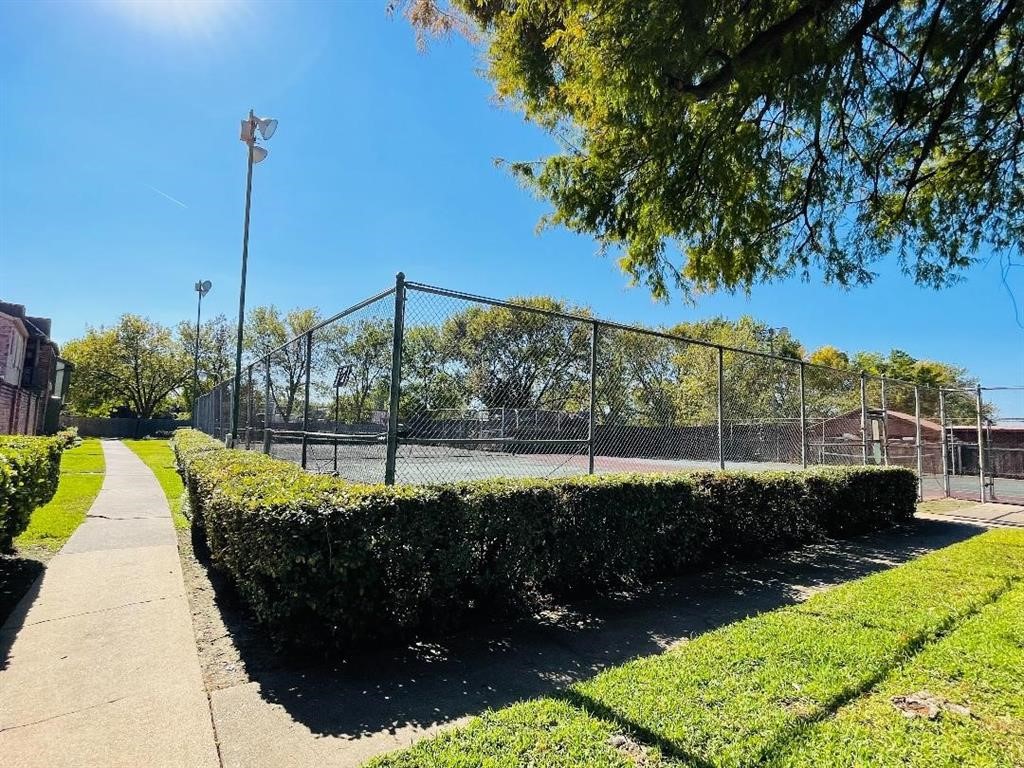5801 Lumberdale Road, Unit 165 Houston, TX 77092 - Photo 6 of 32 a view of a garden