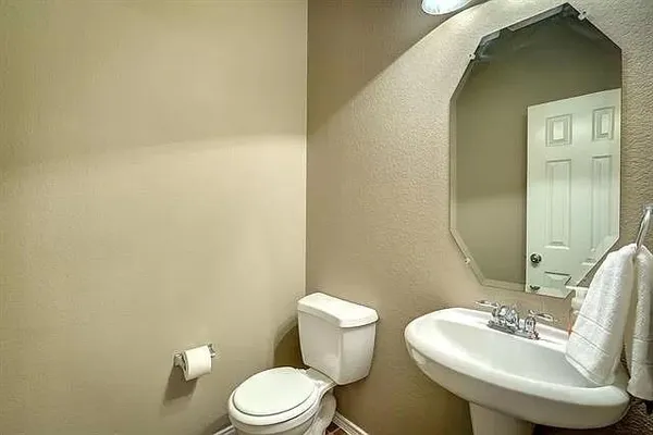 $2,500 | 1027 Johnson City Avenue, Forney, TX 75126