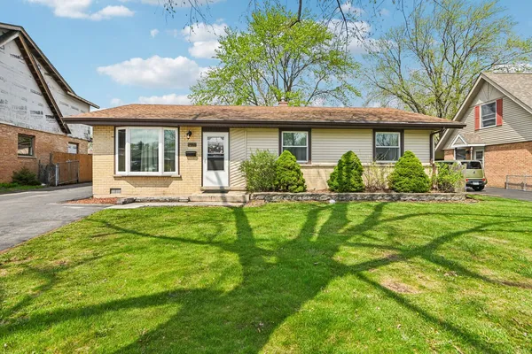 $300,000 | 5230 Park Lane, Crestwood, IL 60418