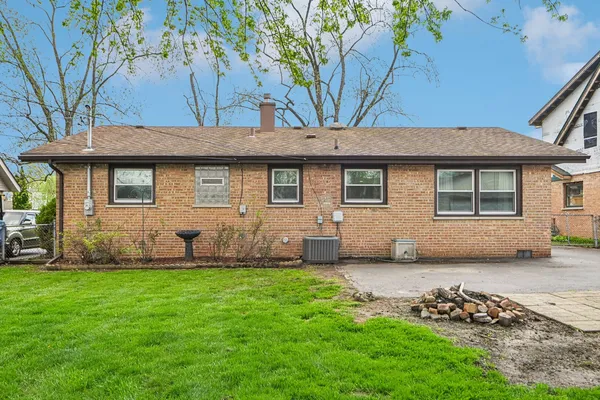 $300,000 | 5230 Park Lane, Crestwood, IL 60418
