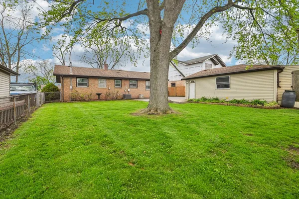 $300,000 | 5230 Park Lane, Crestwood, IL 60418