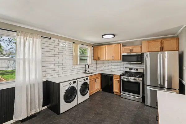 $300,000 | 5230 Park Lane, Crestwood, IL 60418