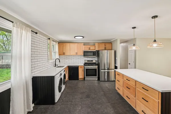$300,000 | 5230 Park Lane, Crestwood, IL 60418