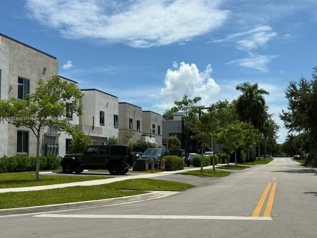 $775,000 | 5822 Southwest 60th Street, Miami, FL 33143