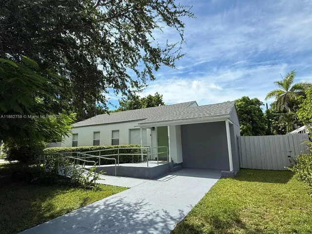 $775,000 | 5822 Southwest 60th Street, Miami, FL 33143