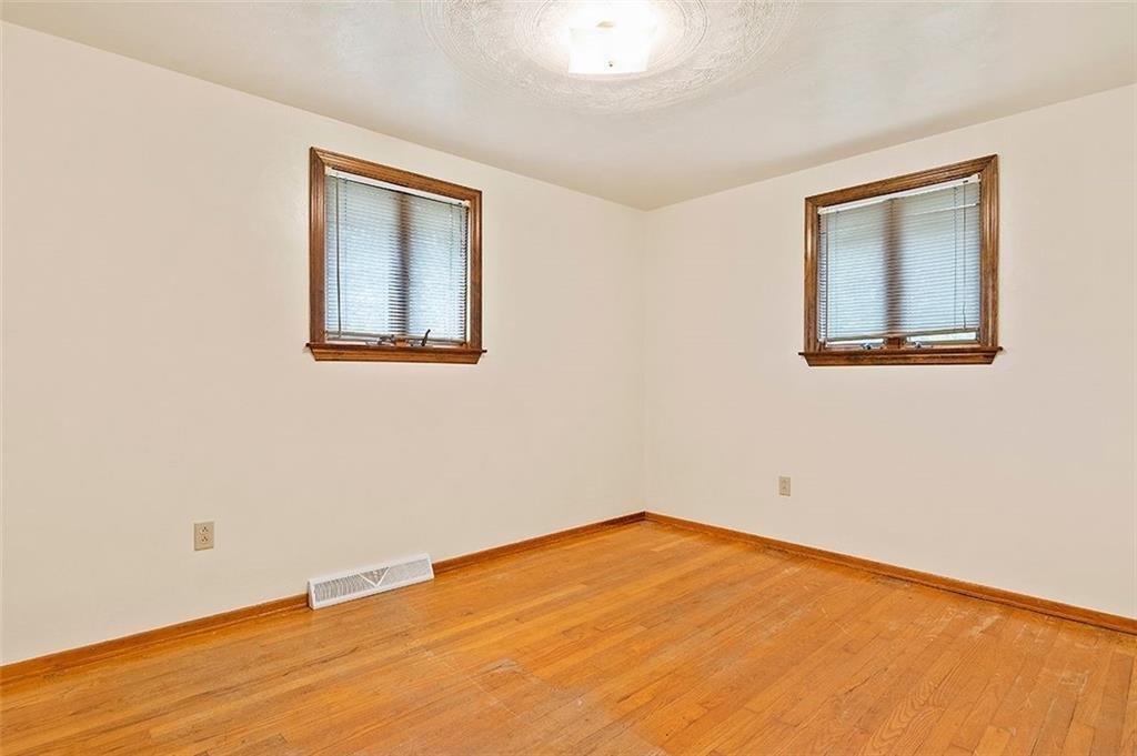 1226 Pinewood Road Irwin, PA 15642 - Photo 15 of 18 Gallery Image 15