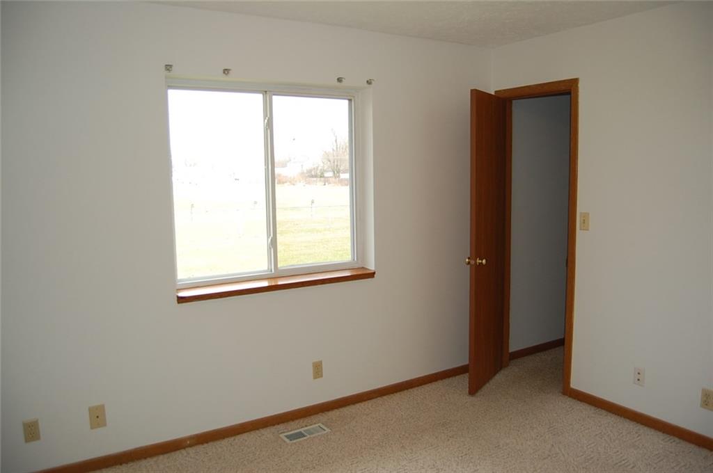 2012 Tamarack Road Anderson, IN 46011 - Photo 17 of 23 Gallery Image 17