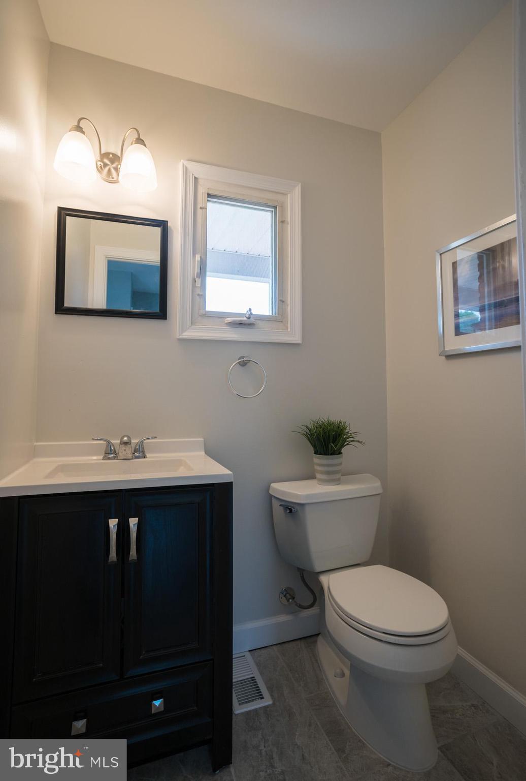 836 Woodlane Road Edgewater Park, NJ 08010 - Photo 8 of 36 Gallery Image 8