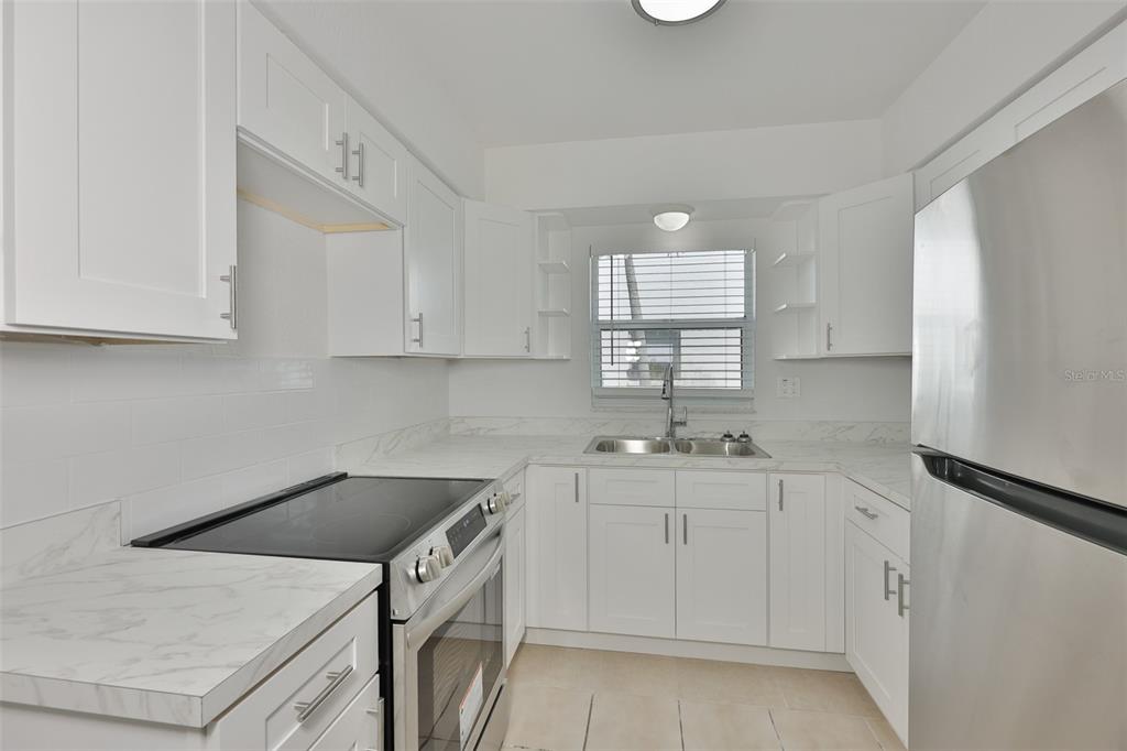 4565 Duhme Road, Unit 106 St. Petersburg, FL 33708 - Photo 10 of 19