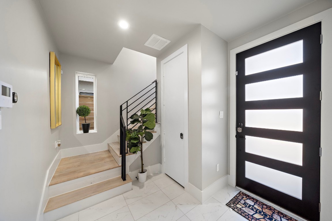 3515 Hutchins Street Houston, TX 77004 - Photo 2 of 35 a view of an entryway with a window