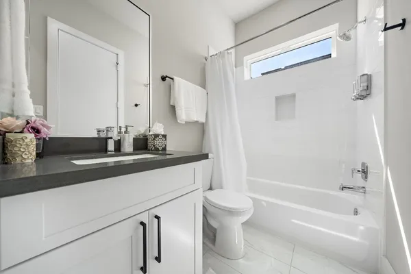 $4,950 | 3515 Hutchins Street, Houston, TX 77004