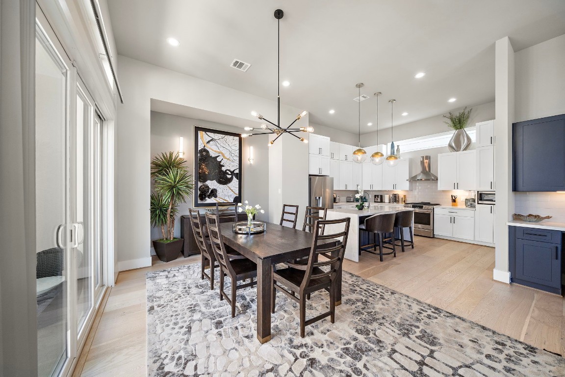 3515 Hutchins Street Houston, TX 77004 - Photo 10 of 35 a view of a dining area with furniture