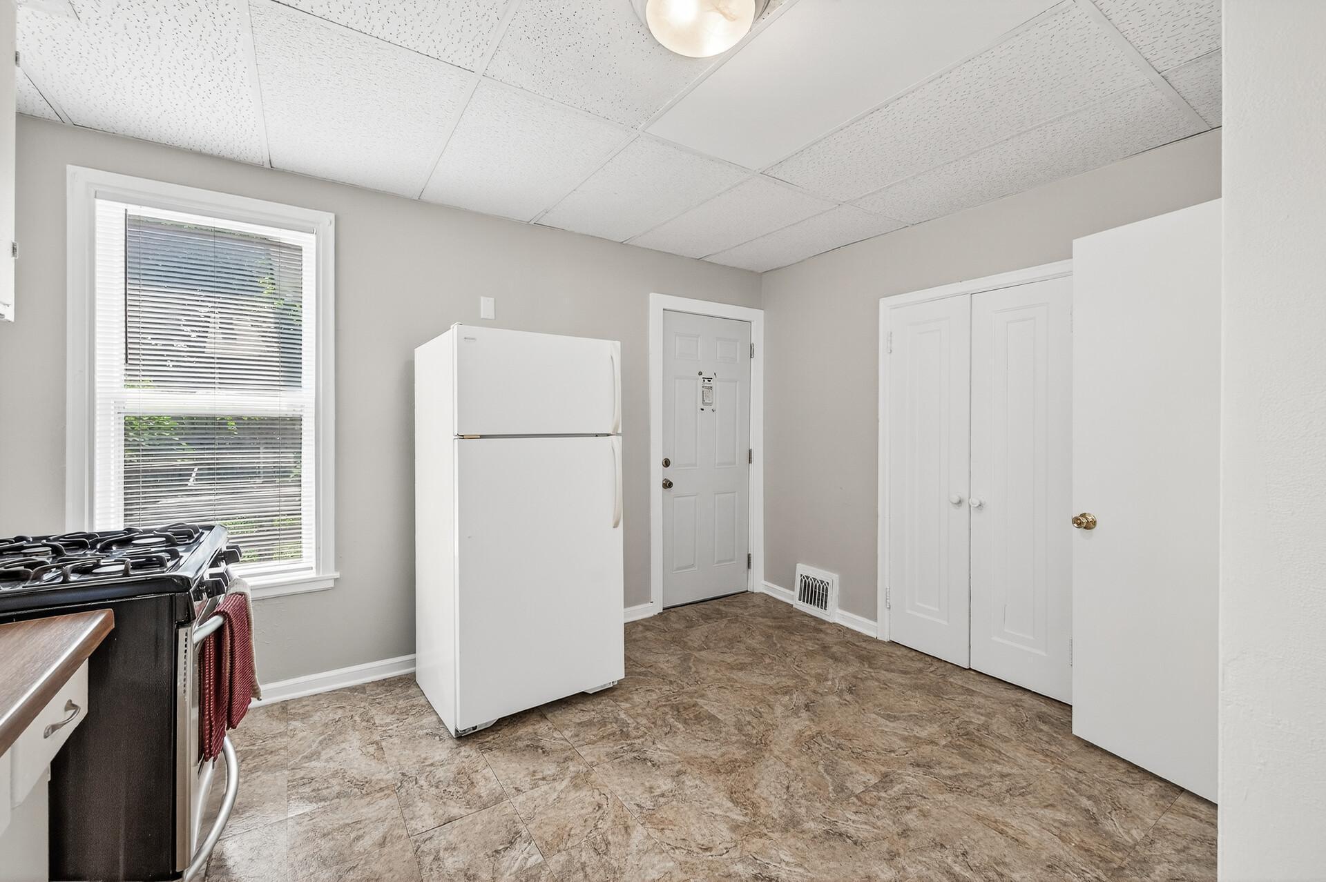 472 Case Avenue East St. Paul, MN 55130 - Photo 11 of 30