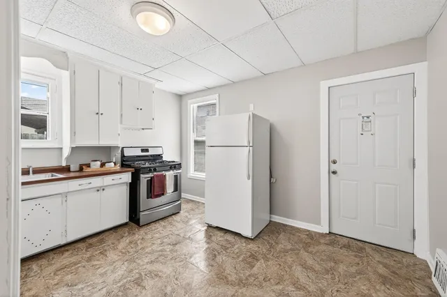 $195,000 | 472 Case Avenue East, St. Paul, MN 55130