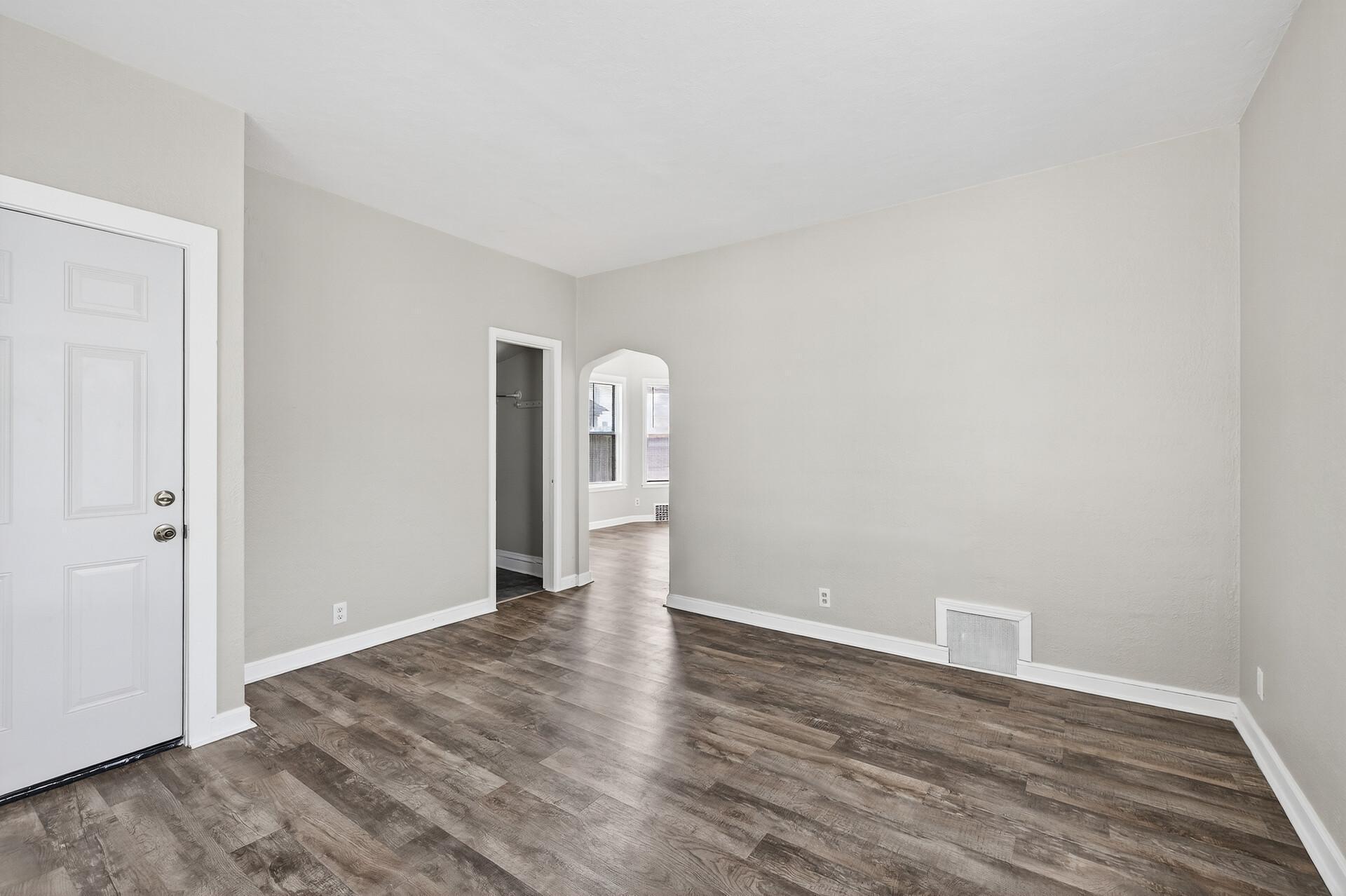 472 Case Avenue East St. Paul, MN 55130 - Photo 5 of 30