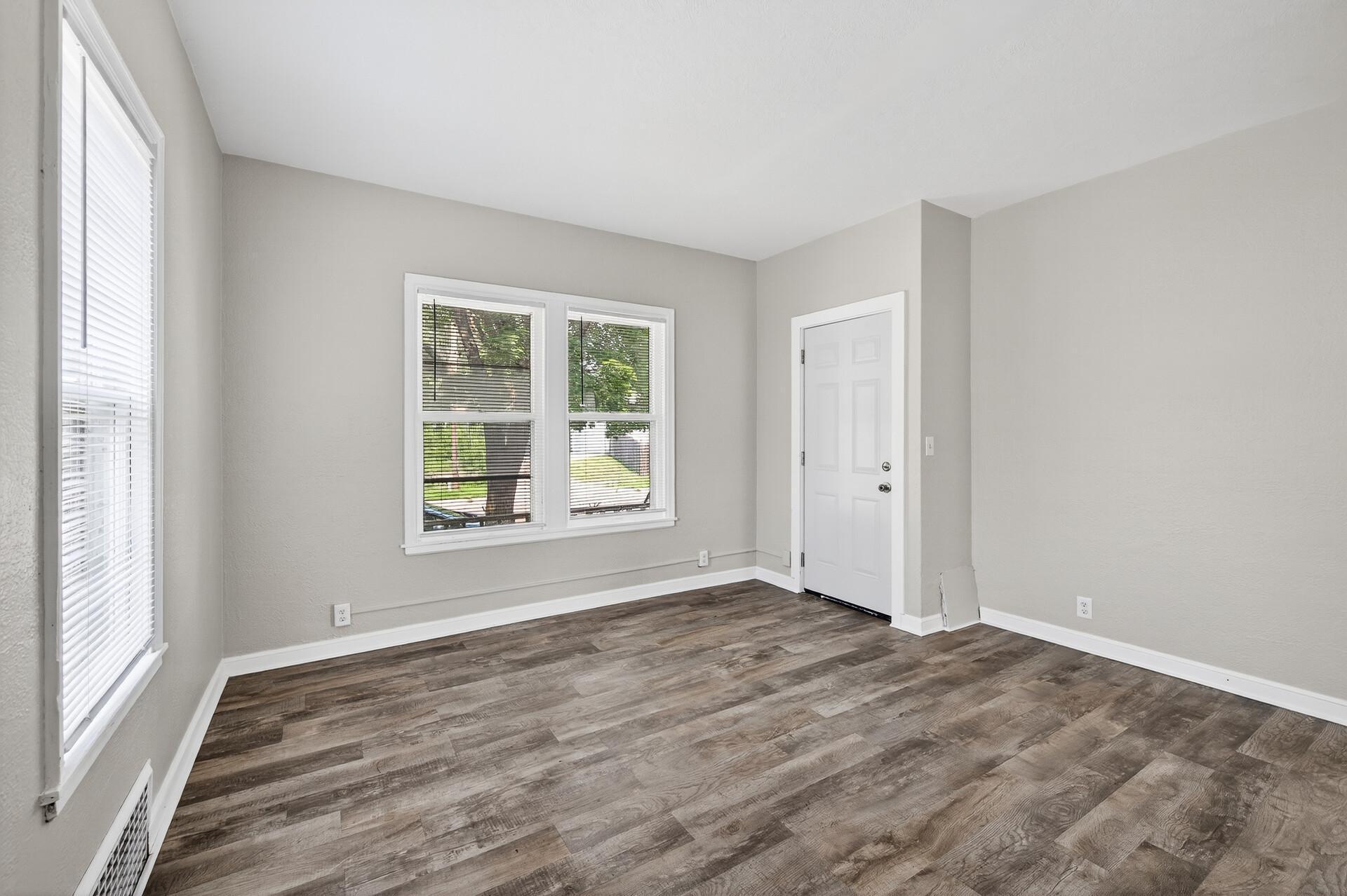 472 Case Avenue East St. Paul, MN 55130 - Photo 6 of 30