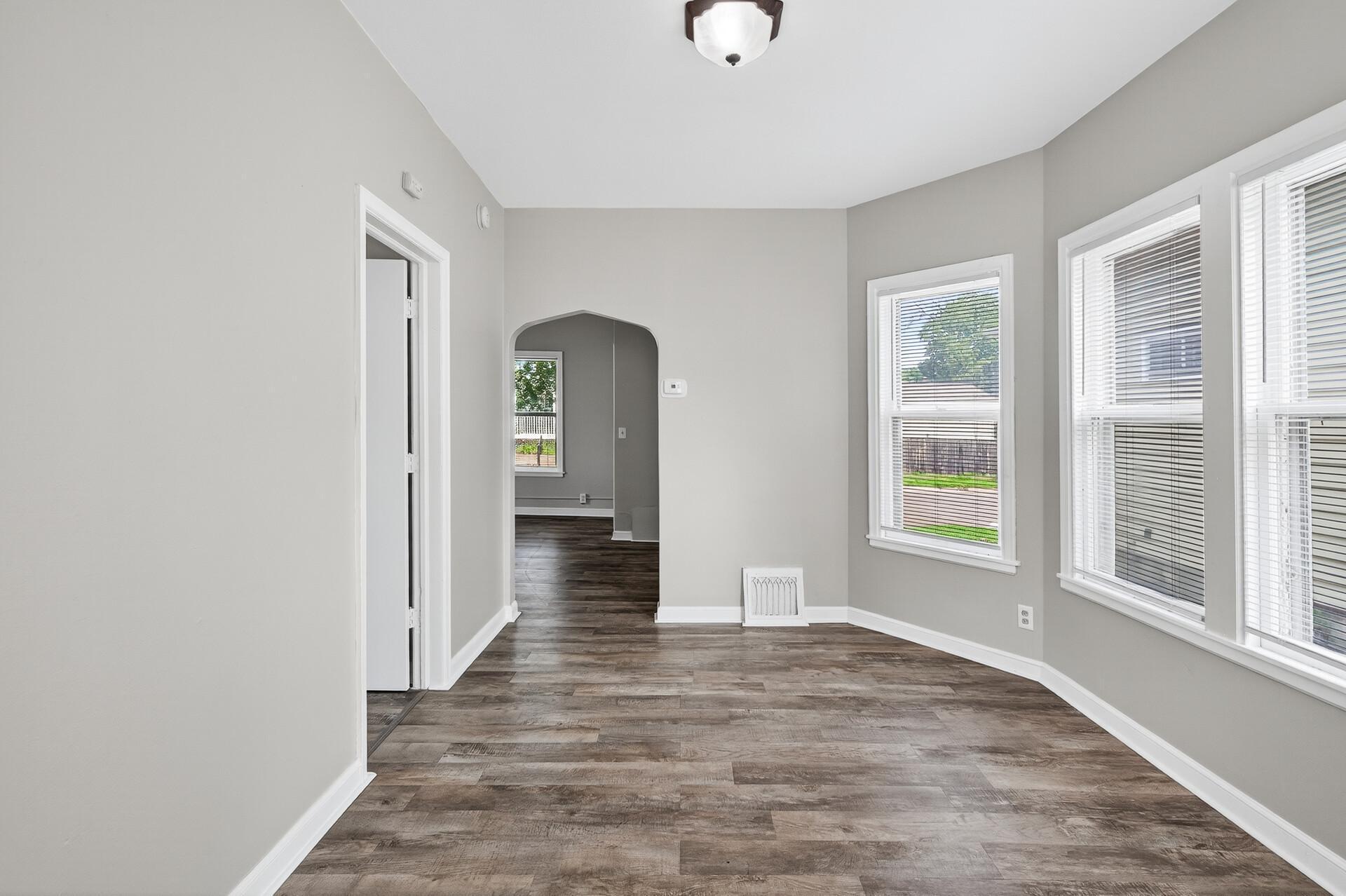 472 Case Avenue East St. Paul, MN 55130 - Photo 8 of 30