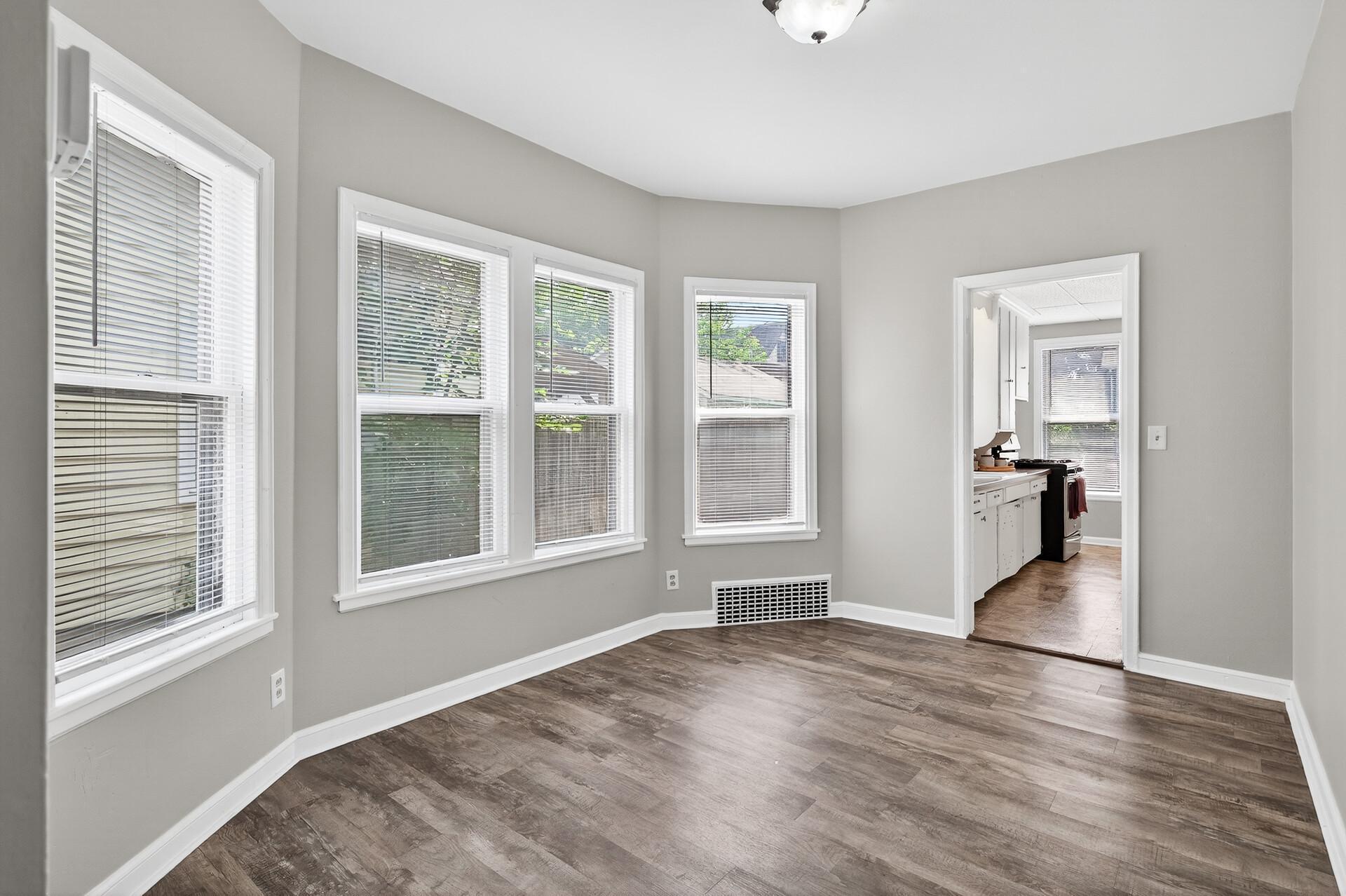 472 Case Avenue East St. Paul, MN 55130 - Photo 9 of 30