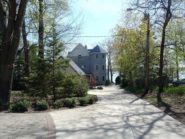 1808 North Shore Drive, Delavan, WI 53115