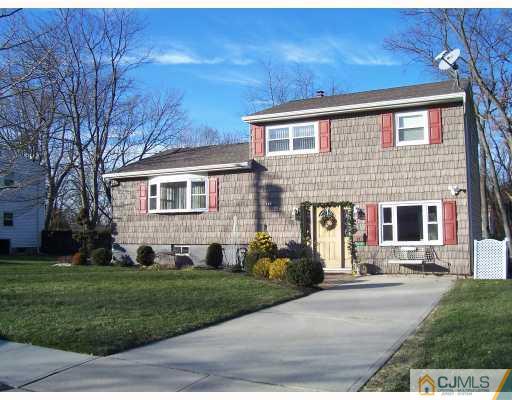 17 Chalmers Road East Brunswick, NJ 08816 - Photo 1 of 10 Gallery Image 1
