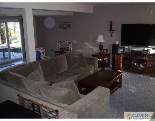17 Chalmers Road East Brunswick, NJ 08816 - Photo 2 of 10 Gallery Image 2