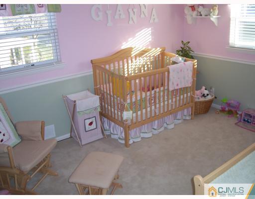 17 Chalmers Road East Brunswick, NJ 08816 - Photo 7 of 10 Gallery Image 7