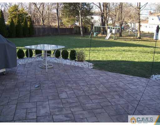 17 Chalmers Road East Brunswick, NJ 08816 - Photo 10 of 10 Gallery Image 10