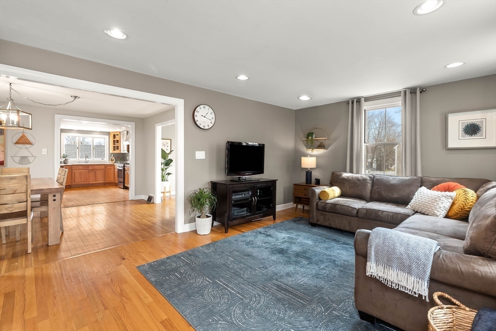 8 Locust Street Merrimac, MA 01860 - Photo 6 of 37 Gallery Image 6