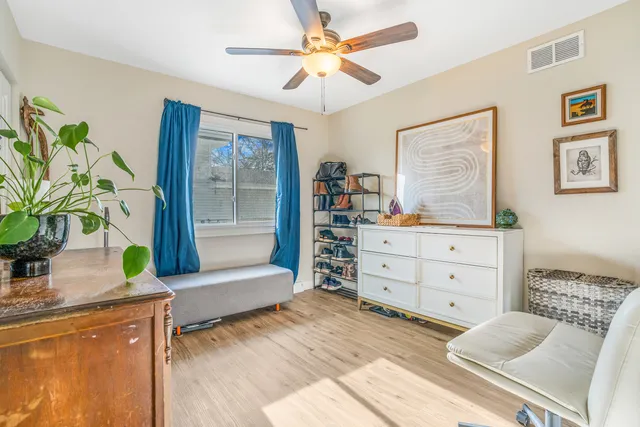 $365,000 | 987 Lakewood Drive, Bartlett, IL 60103