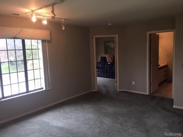 1576 Meadowside Drive Rochester Hills, MI 48307 - Photo 17 of 21