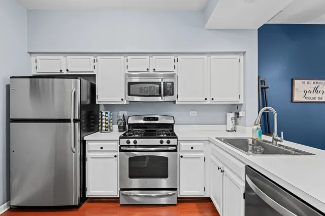 $258,000 | 74 Harvest Gate, Lake In The Hills, IL 60156