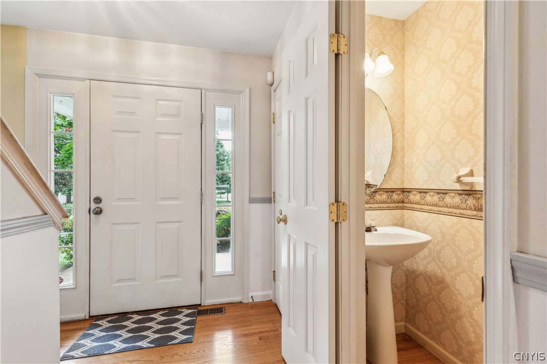 2 Chaucer Circle Lysander, NY 13027 - Photo 4 of 40