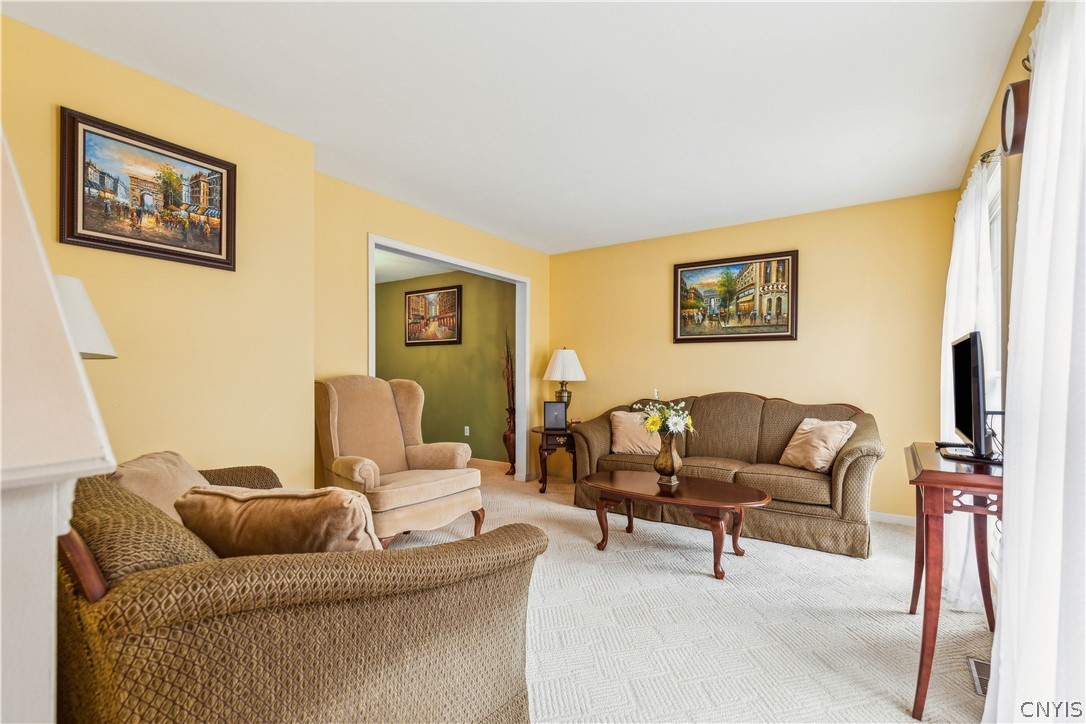 2 Chaucer Circle Lysander, NY 13027 - Photo 5 of 40