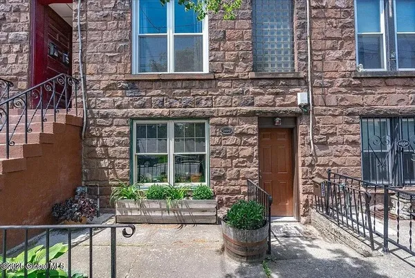 $2,800 | 257 Quail Street, Albany, NY 12203