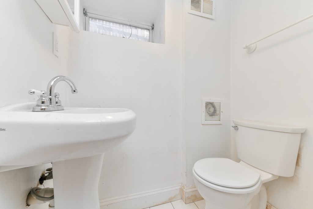 25 Sierra Road Boston, MA 02136 - Photo 11 of 22