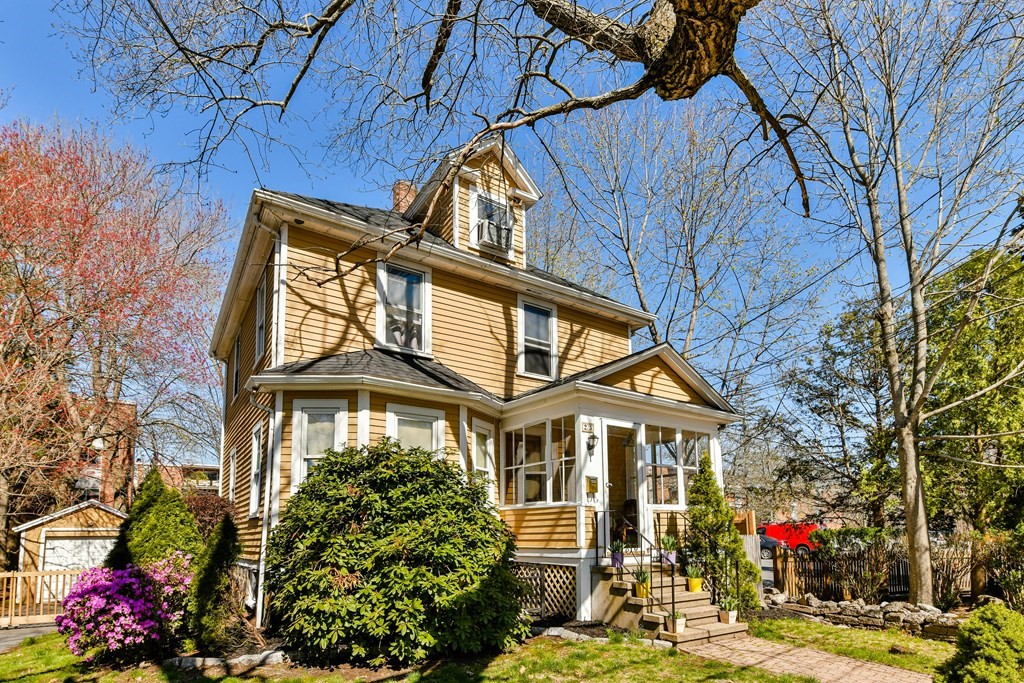 25 Sierra Road Boston, MA 02136 - Photo 3 of 22