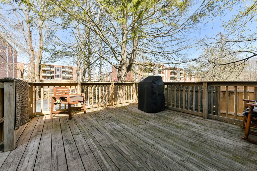 25 Sierra Road Boston, MA 02136 - Photo 9 of 22