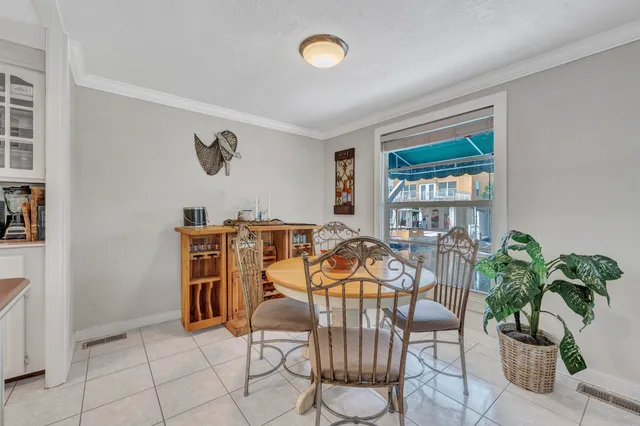 a view of a livingroom and dining room