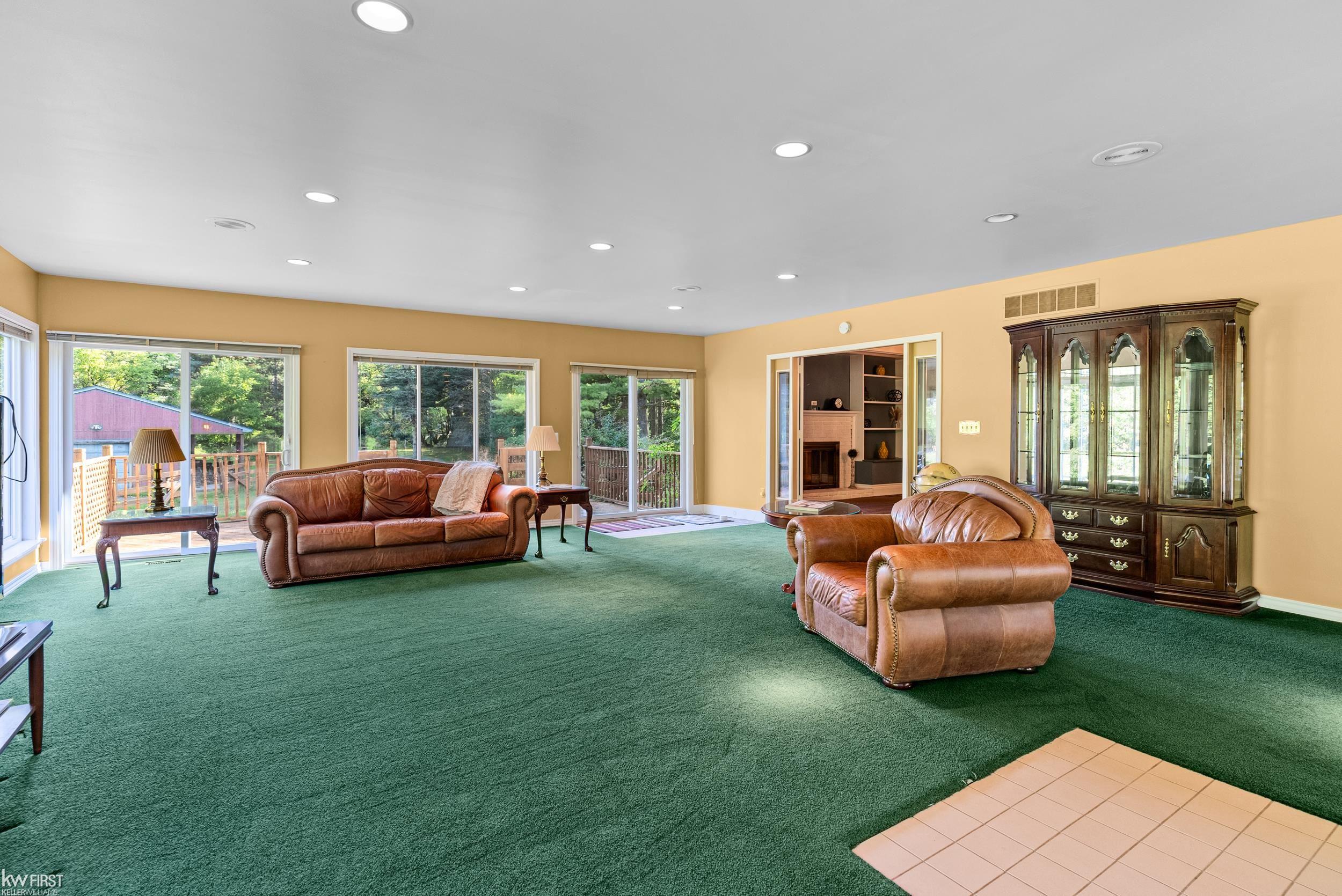 1061 Rose Center Road Fenton, MI 48430 - Photo 15 of 66