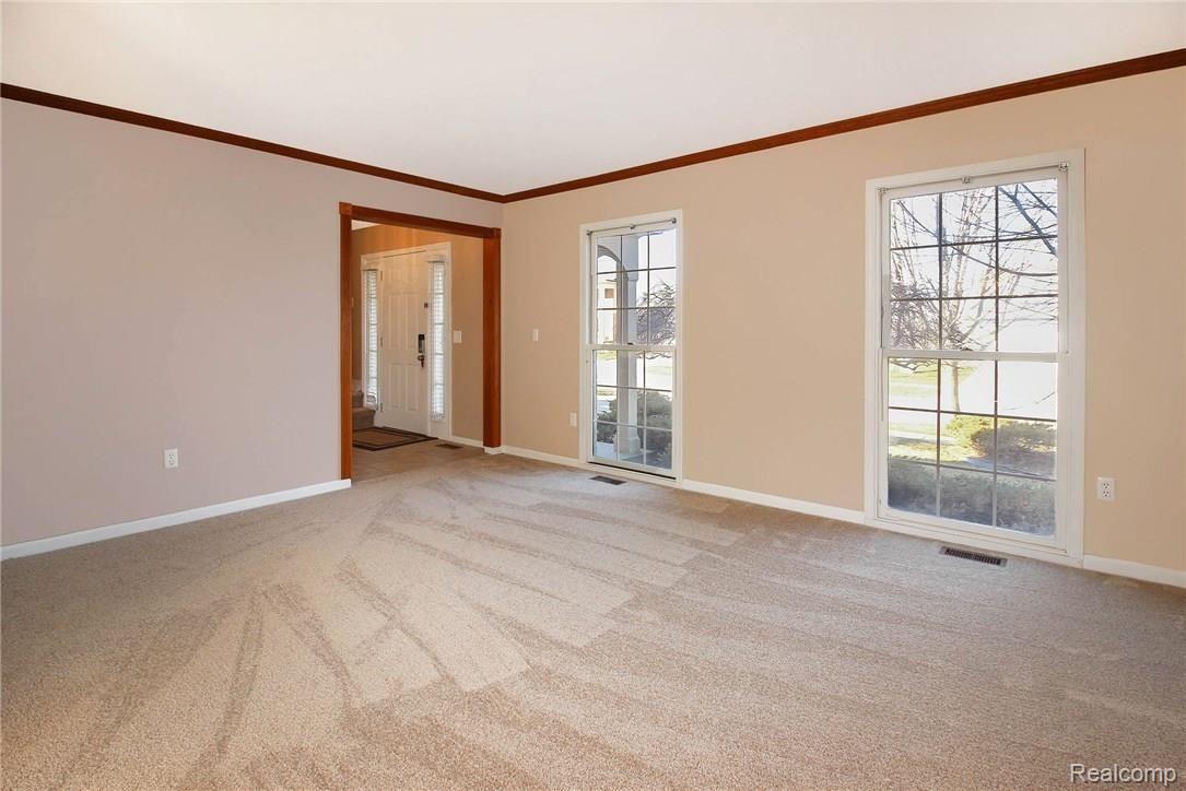 3079 Lexham Lane Rochester, MI 48309 - Photo 10 of 37 IMG_2782_blended.jpg