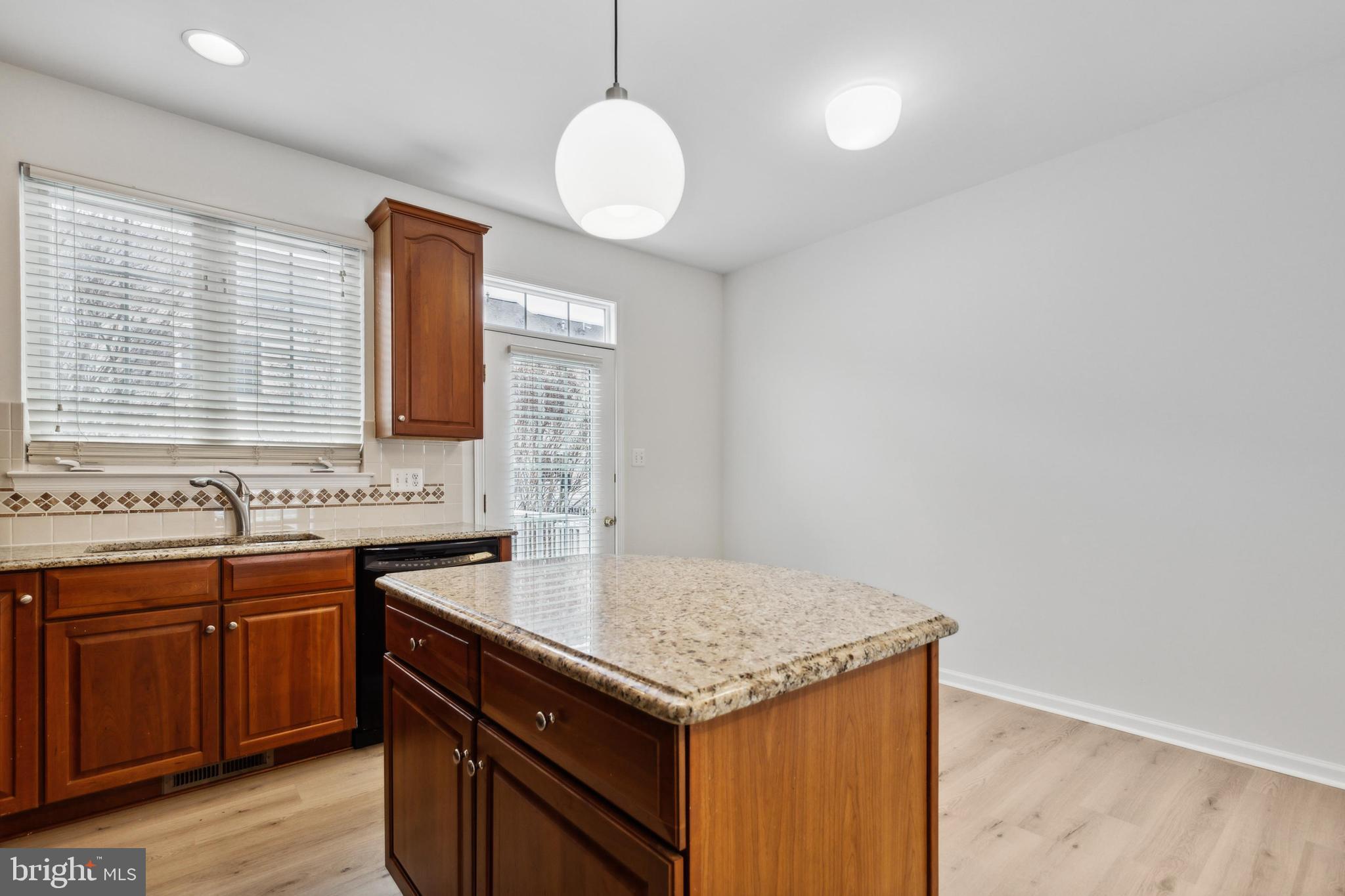 24995 Riding Center Drive Chantilly, VA 20152 - Photo 17 of 31 Breakfast Room Adjoins Kitchen