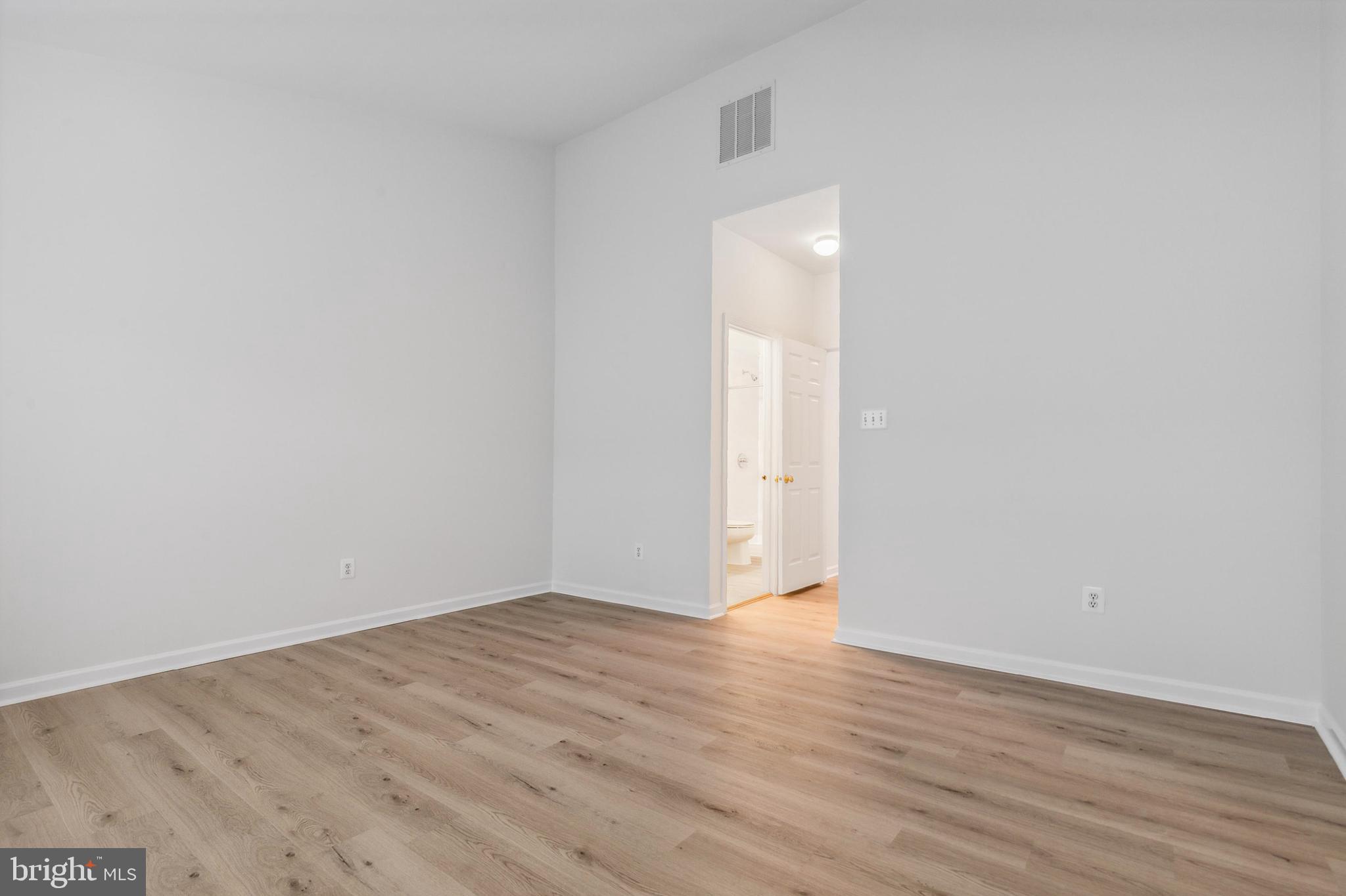 24995 Riding Center Drive Chantilly, VA 20152 - Photo 24 of 31 Primary Bedroom