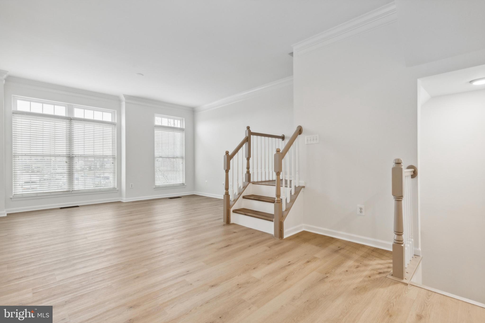 24995 Riding Center Drive Chantilly, VA 20152 - Photo 10 of 31 Fresh Paint & Crown Molding