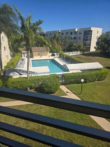 $1,600 | 3186 Via Poinciana, Unit 310, Lake Worth, FL 33467