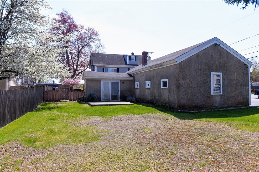 217 Front Street Lincoln, RI 02865 - Photo 7 of 33