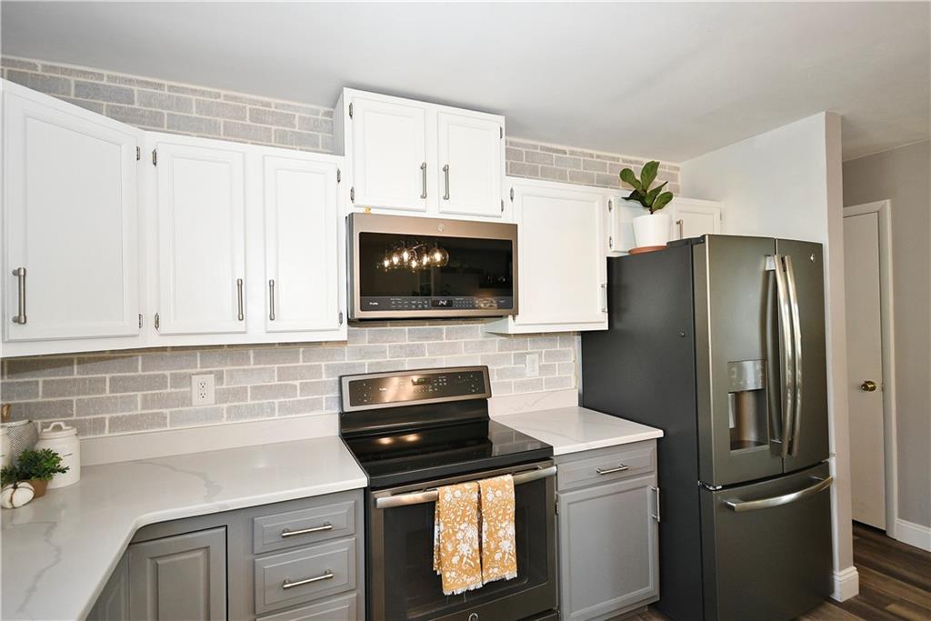 1058 Lynn Portal Road Washington, PA 15301 - Photo 4 of 24 Gallery Image 4