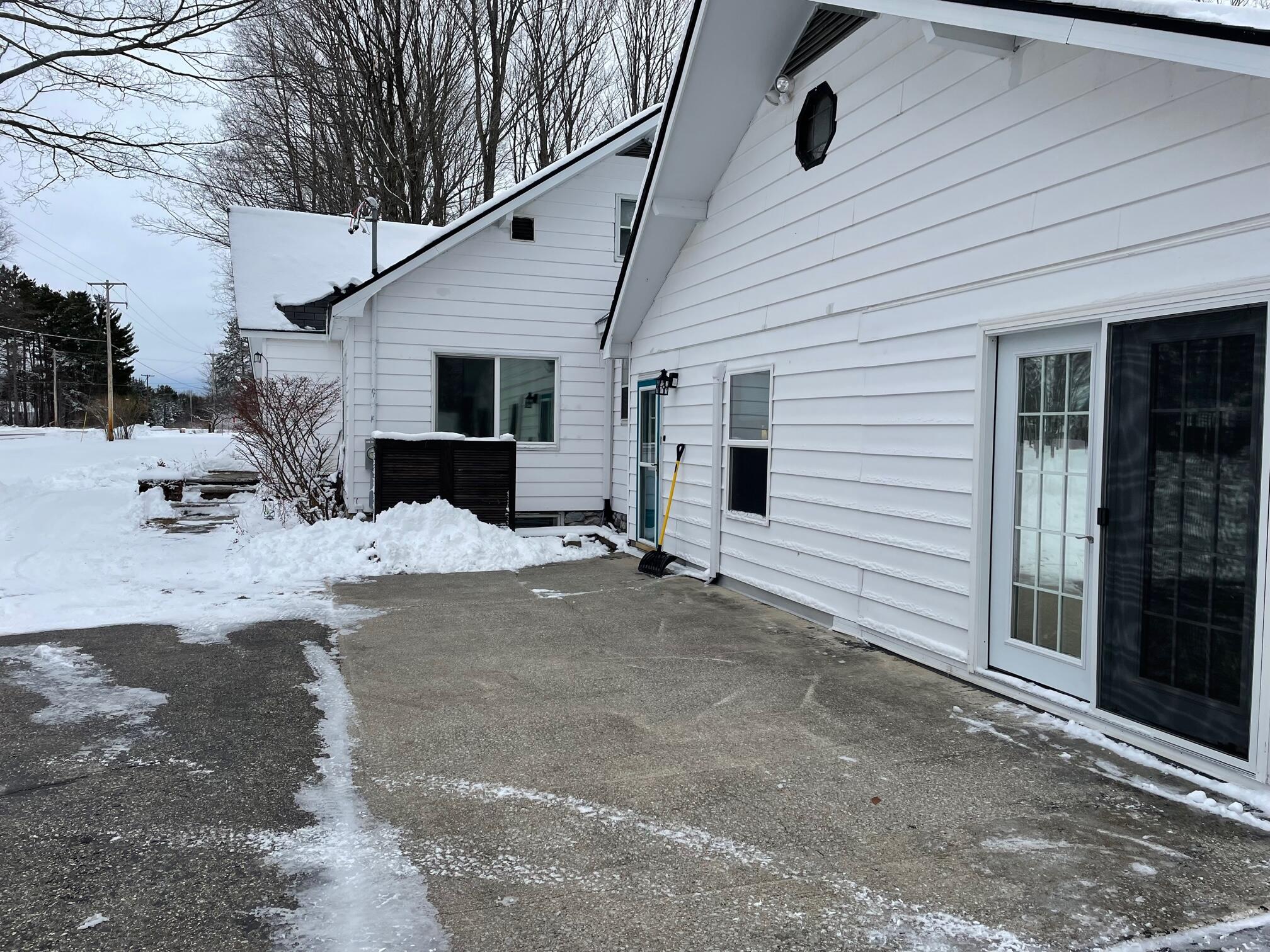 7826 Galbraith Road Cheboygan, MI 49721 - Photo 2 of 22 Gallery Image 2