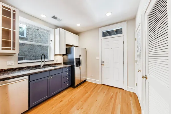 $439,900 | 1734 West Foster Avenue, Unit 1, Chicago, IL 60640